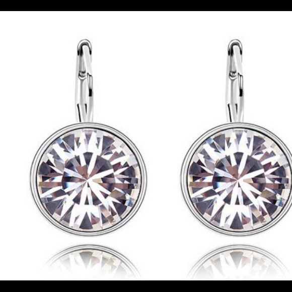Stunning Rhodium-Plated Austrian Crystal Earrings - Picture 3 of 5